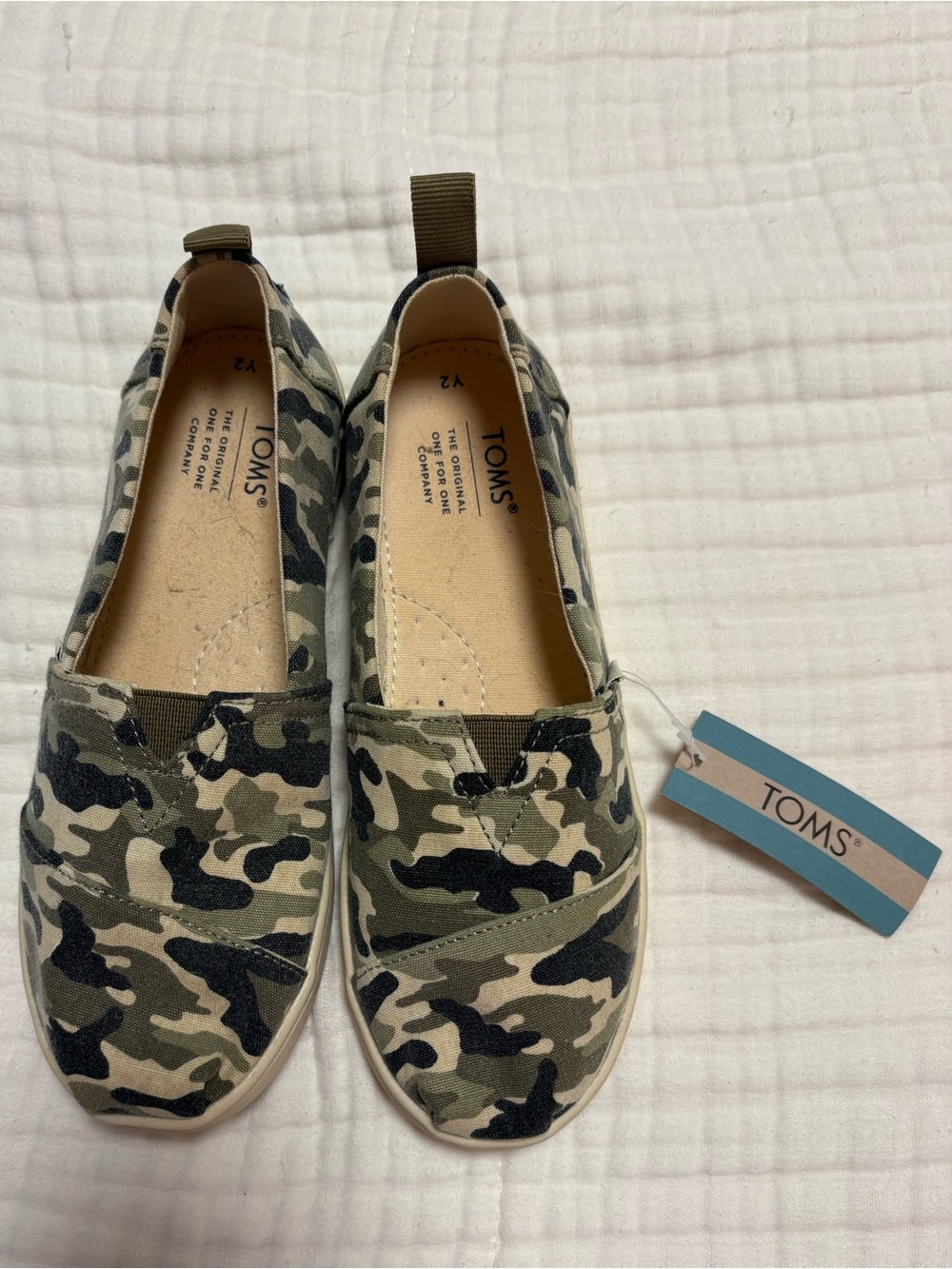 NWT TOMS Kids Camouflage Slip-On Sneakers - Olive Green, Black, Cream